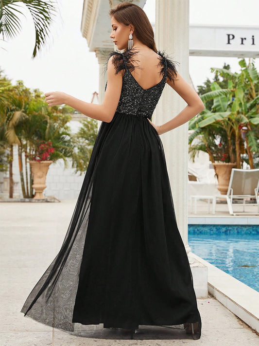 Gracefully Styled Dress for Any Occasion