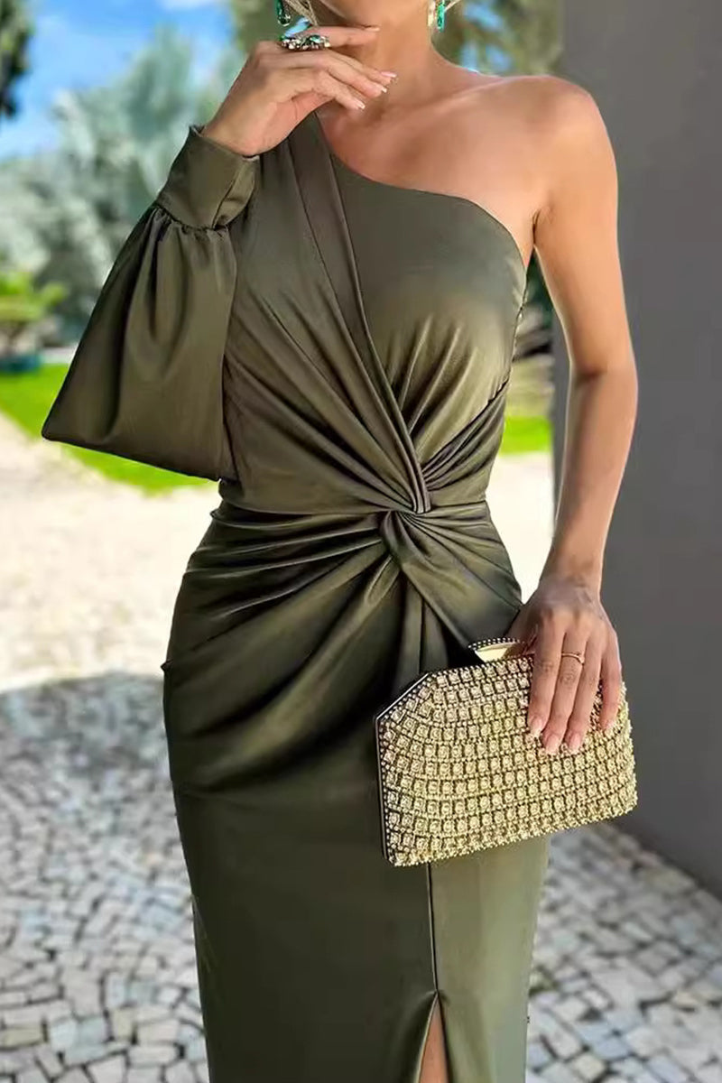 Gracefully Styled Dress for Any Occasion