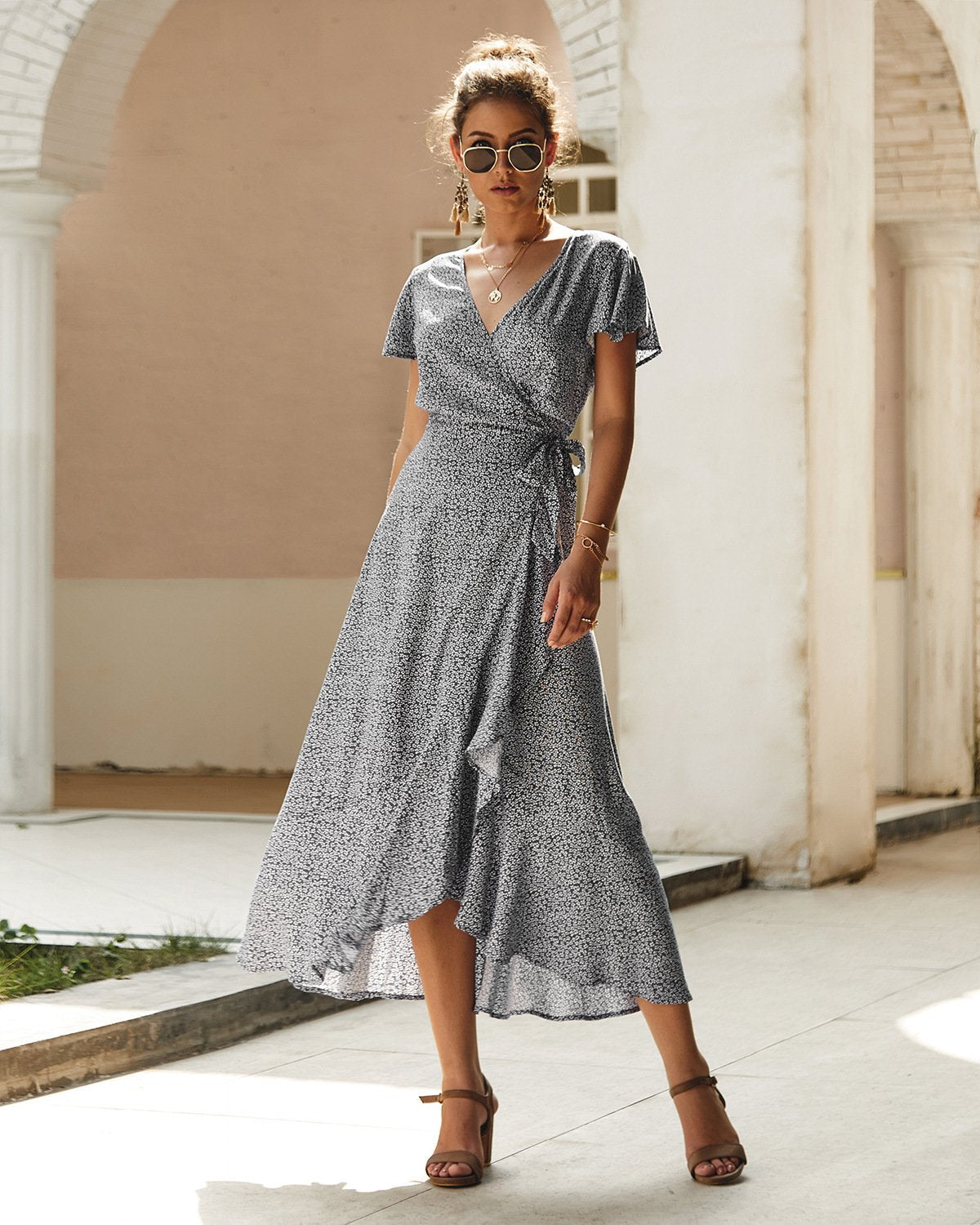Beautifully Finished Dress in a Timeless Design