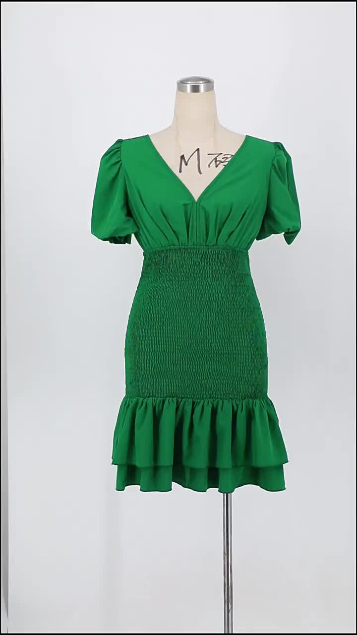 Beautifully Finished Dress in a Timeless Design