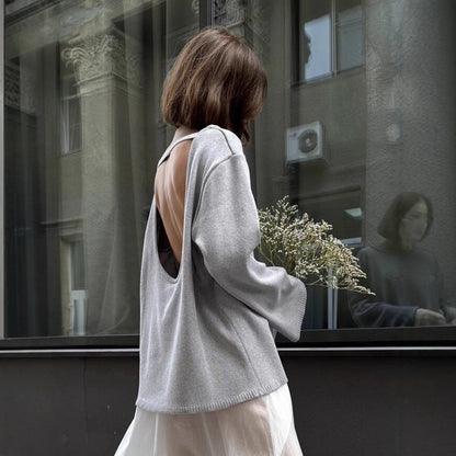 Well Tailored Sweater with a Graceful Silhouette