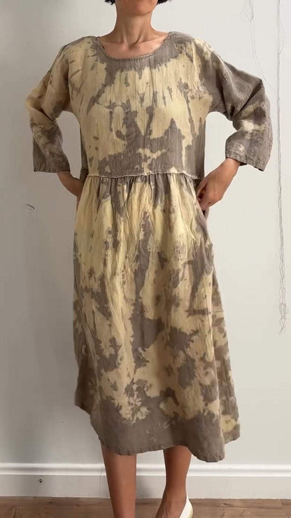 Classic Vintage Dress with a Flattering Fit