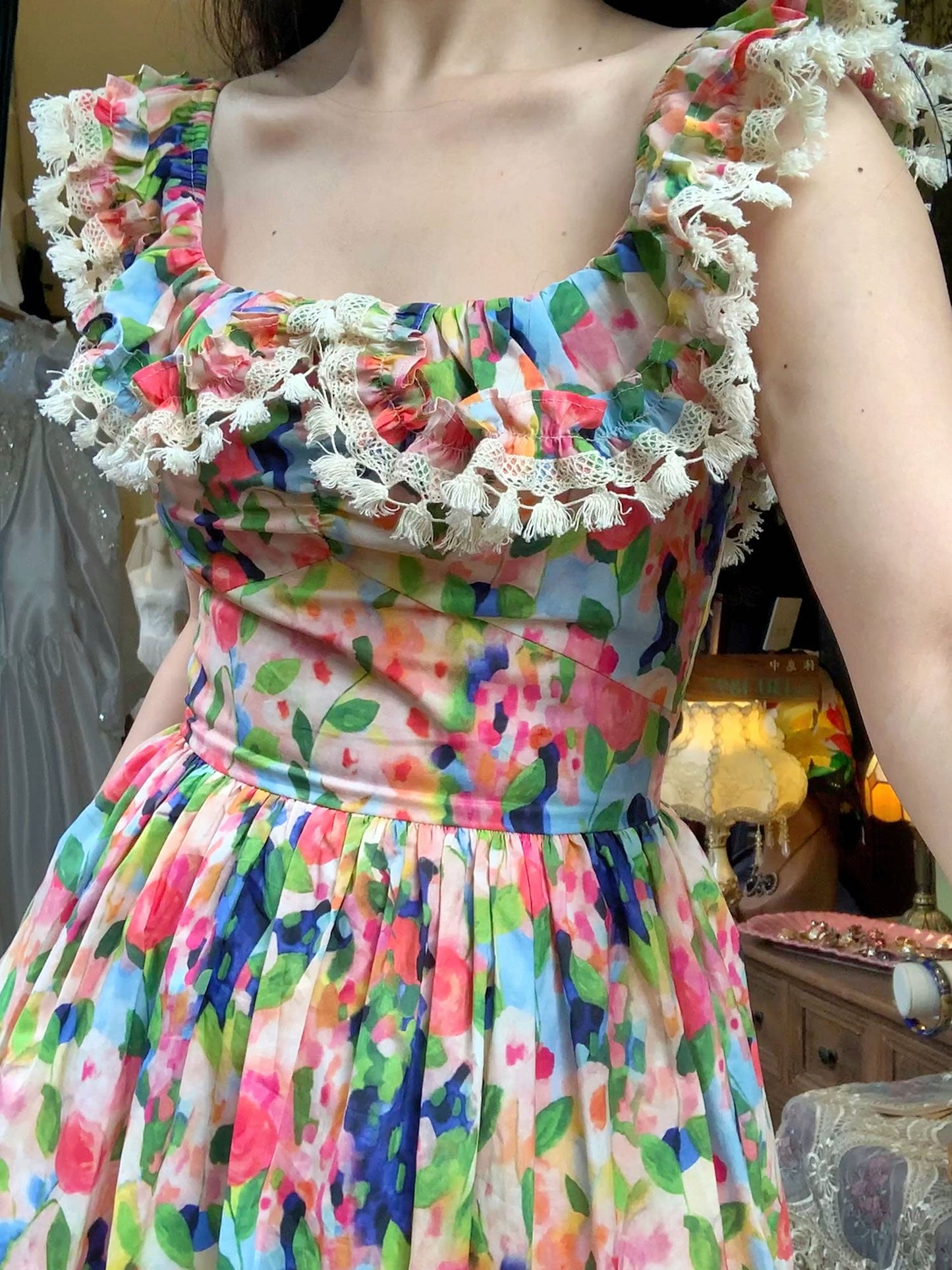 Beautifully Finished Dress in a Timeless Design