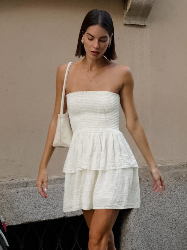 Well Tailored Dress with a Graceful Silhouette