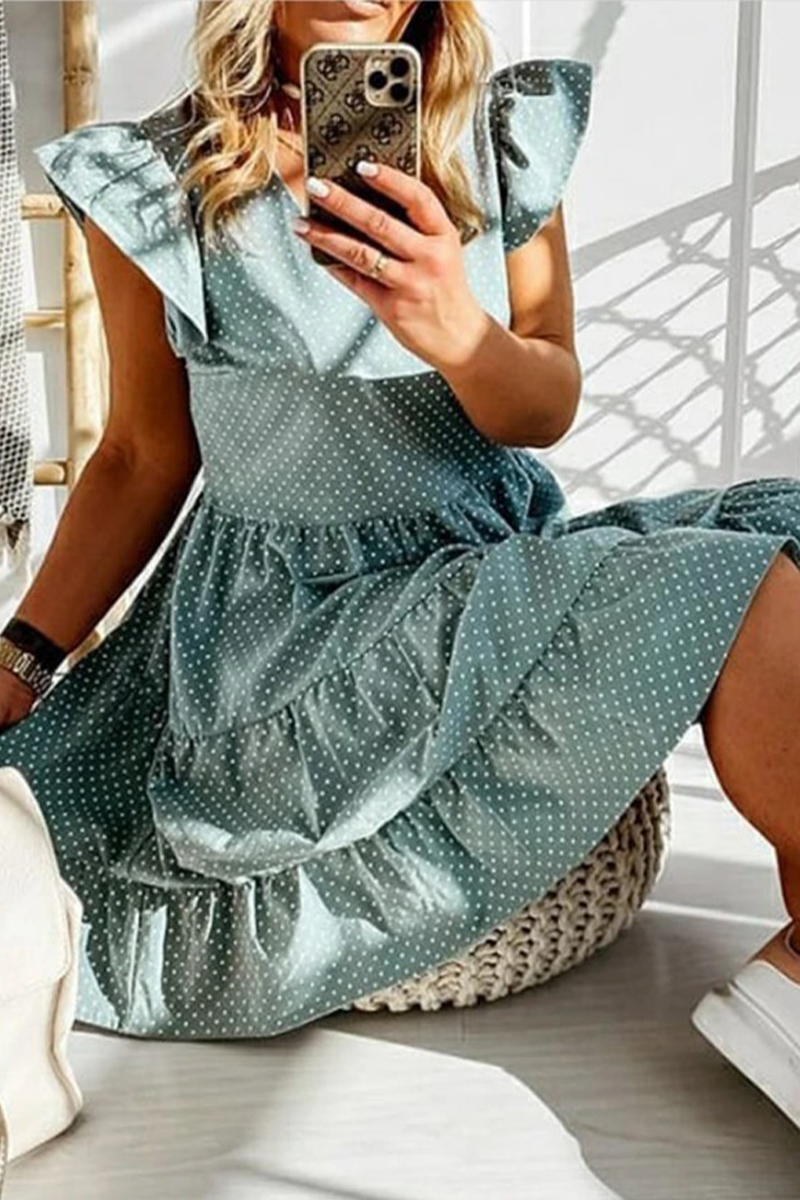Effortlessly Elegant Dress with a Timeless Design