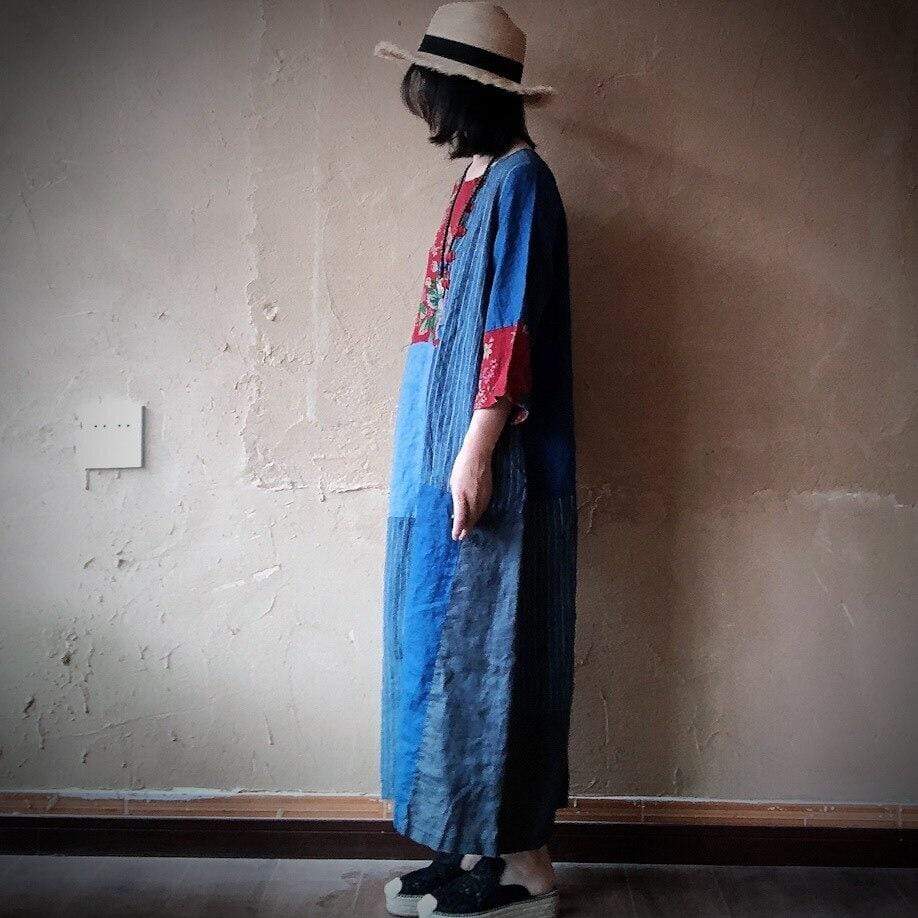 Classic Vintage Dress with a Flattering Fit