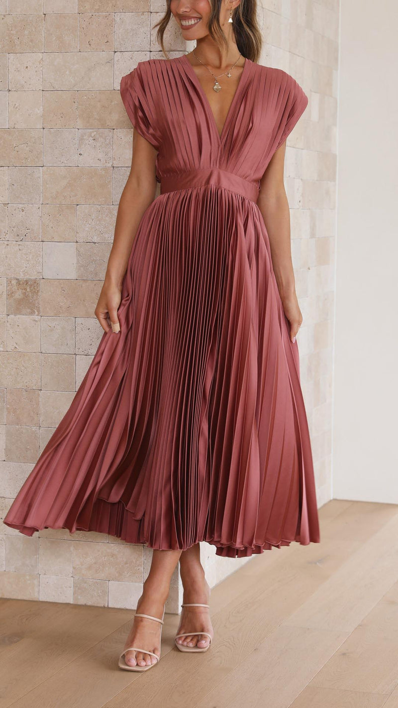 Effortlessly Elegant Dress with a Timeless Design