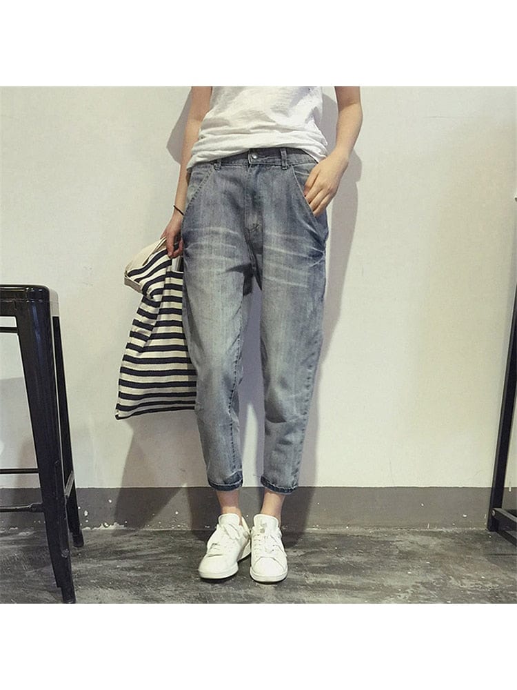 Effortlessly Elegant Pants with a Timeless Design