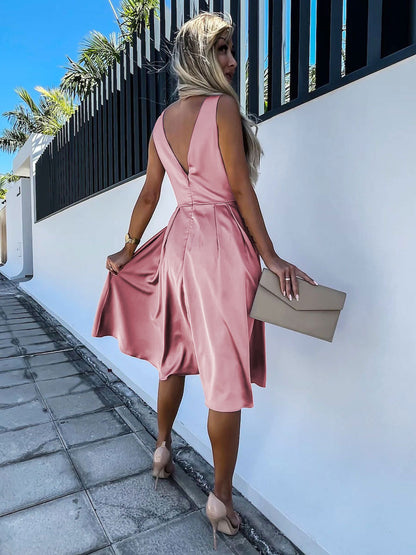 Gracefully Styled Dress for Any Occasion
