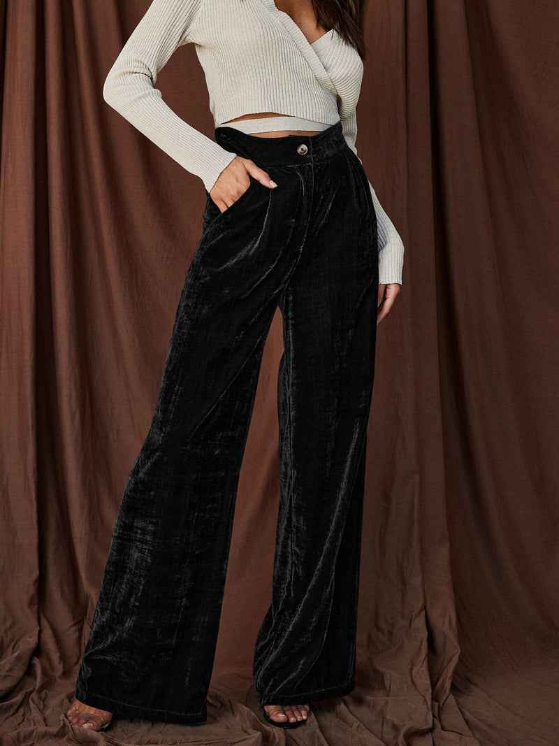 Effortlessly Elegant Pants with a Timeless Design