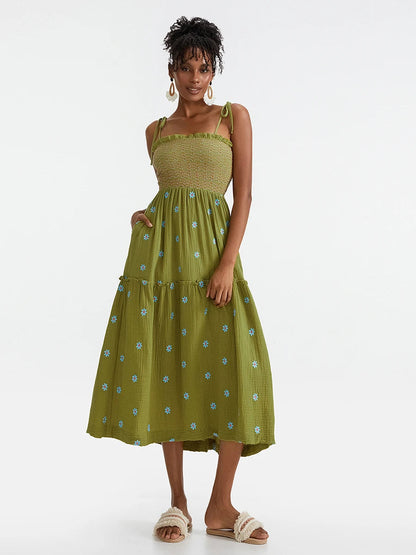 Gracefully Styled Dress for Any Occasion