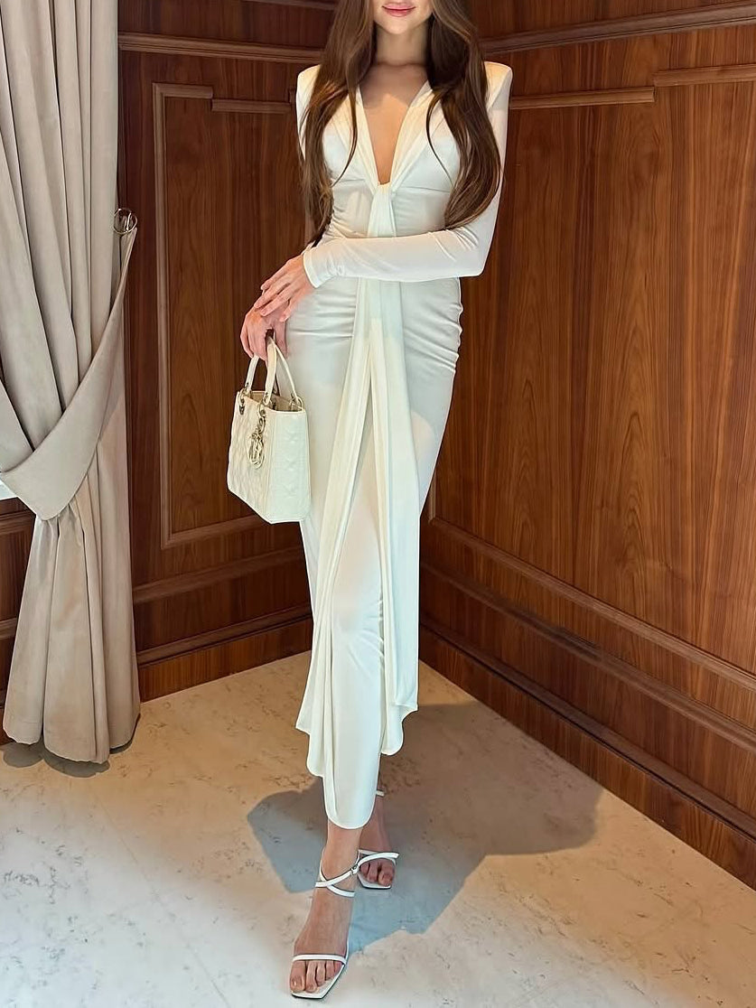 Beautifully Crafted Dress in a Classic Style