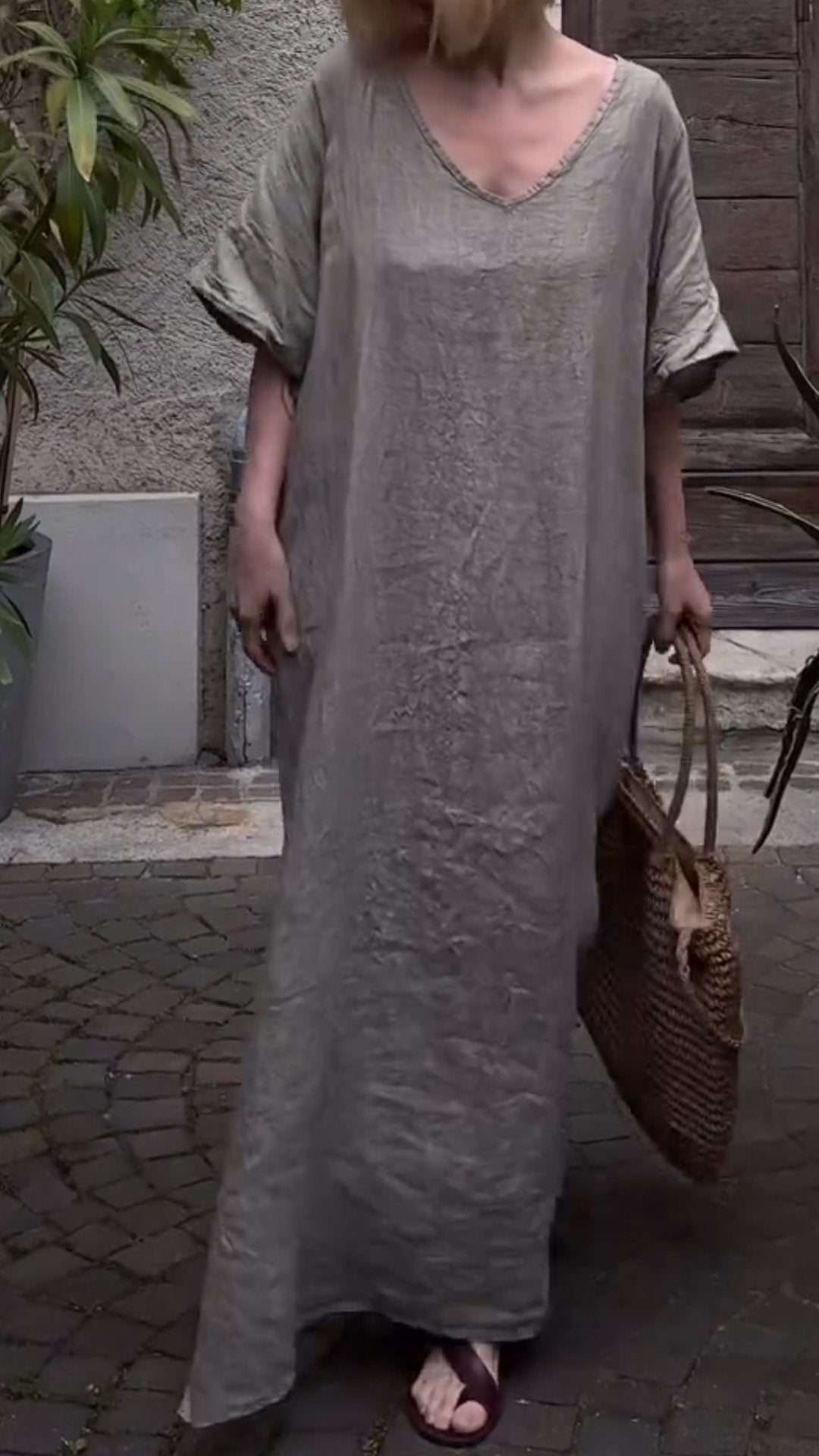Classic Vintage Dress with a Flattering Fit