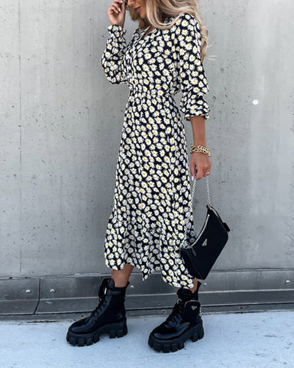Classic Vintage Dress with a Flattering Fit