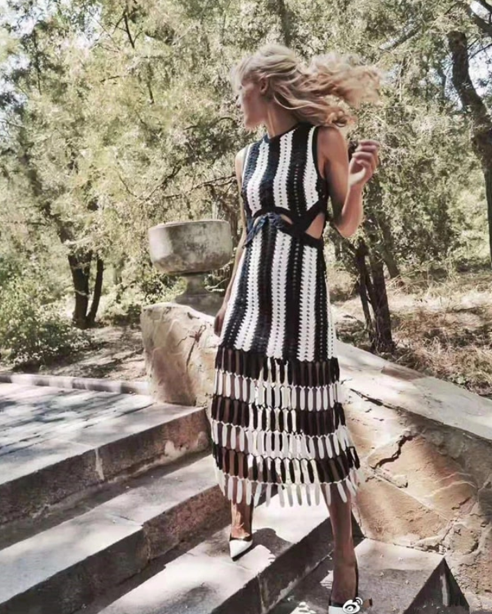 Gracefully Styled Dress for Any Occasion