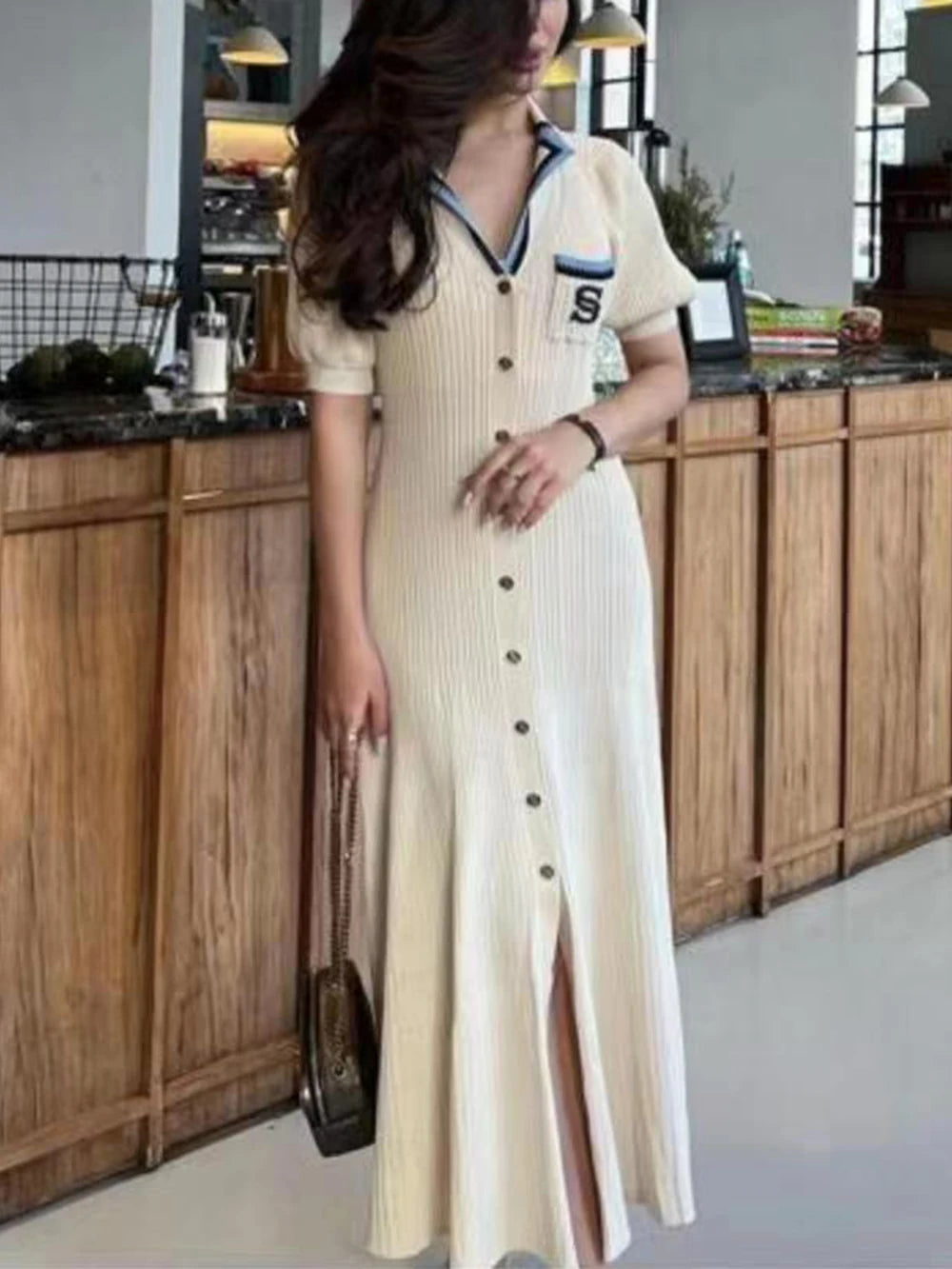Beautifully Crafted Dress in a Classic Style