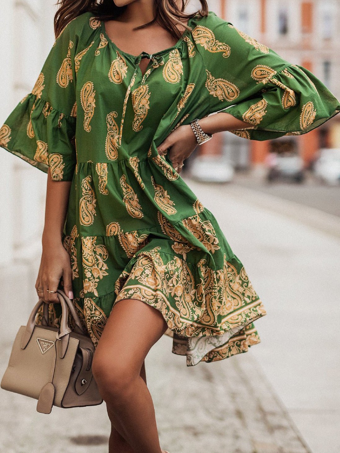 Beautifully Finished Dress in a Timeless Design