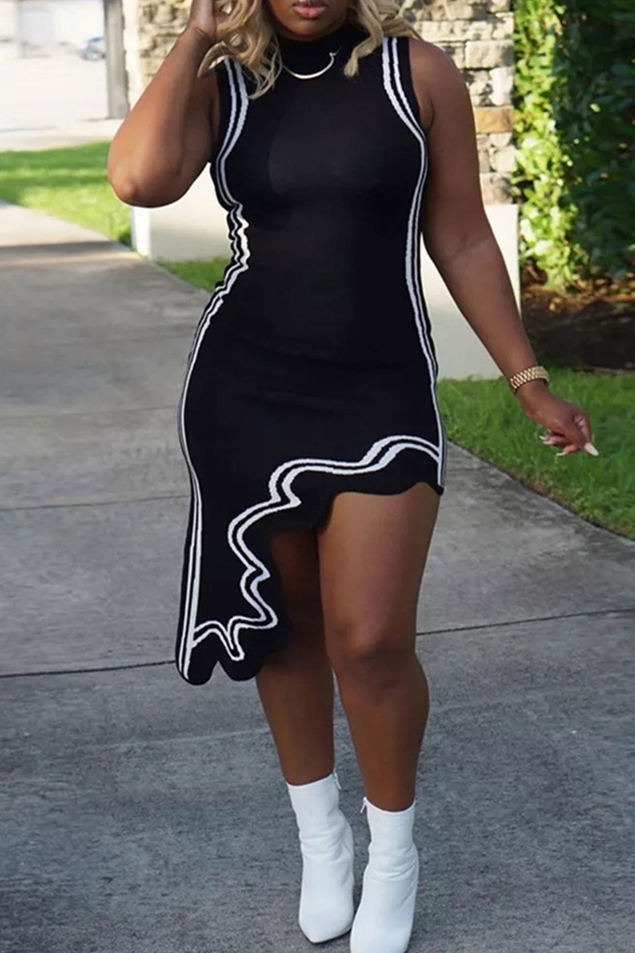 Classic Vintage Dress with a Flattering Fit