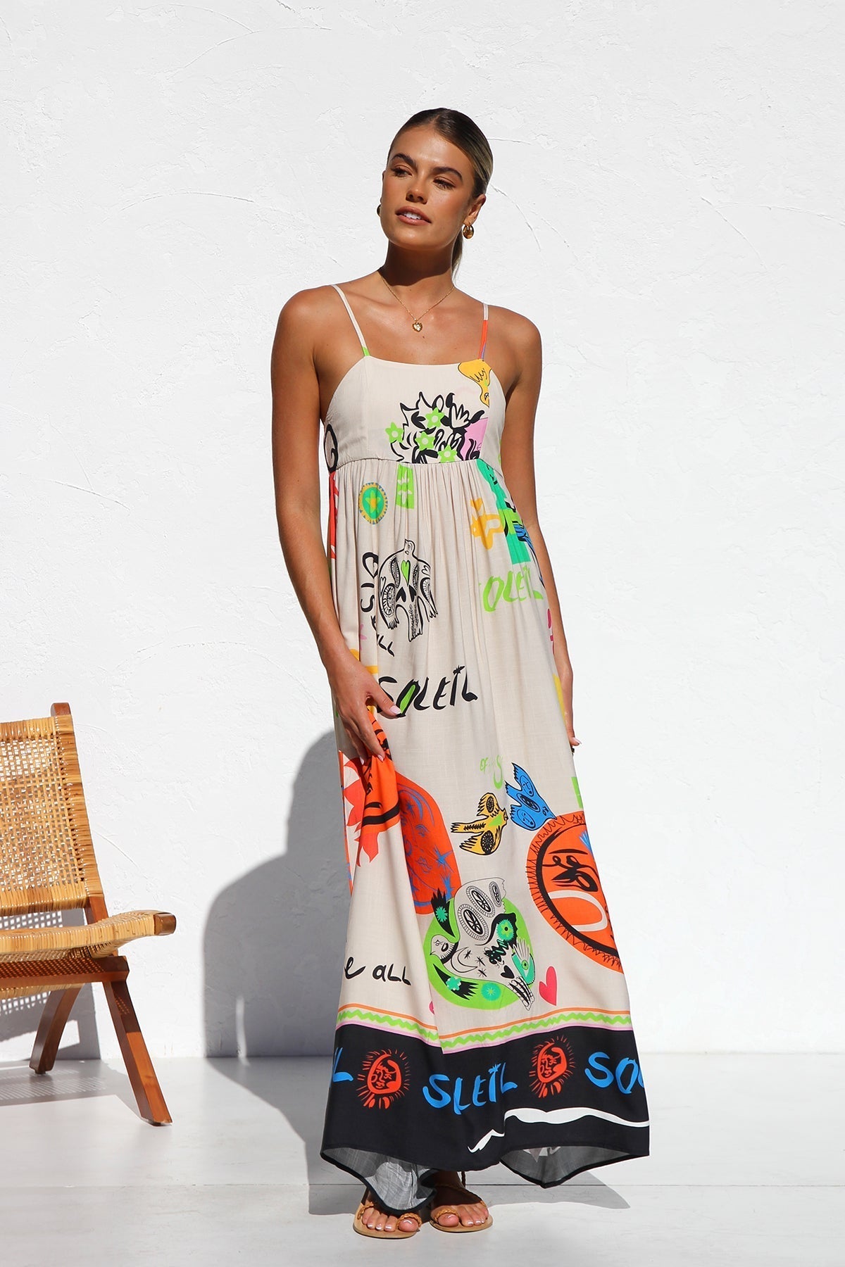 Beautifully Finished Dress in a Timeless Design