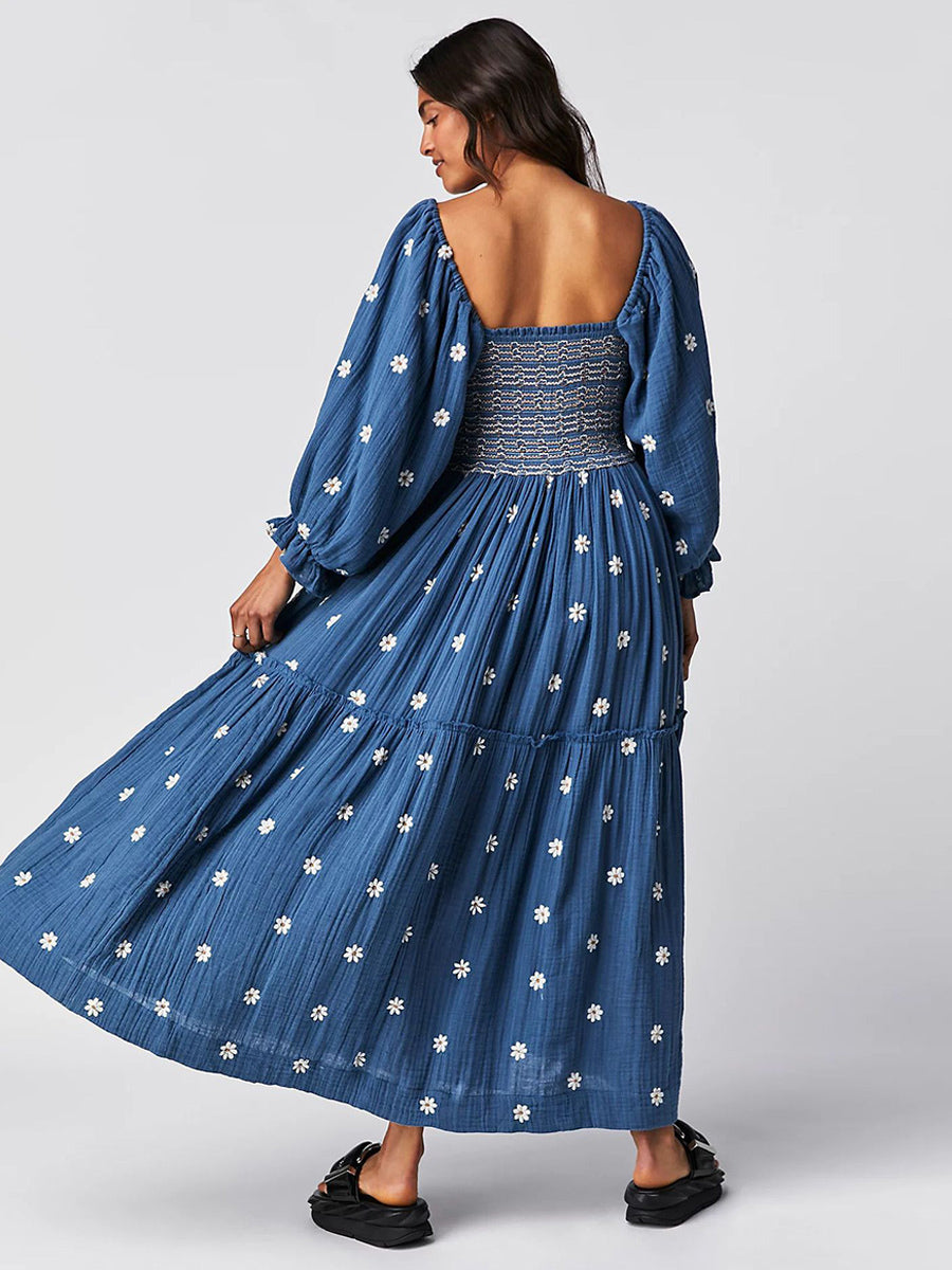 Classic Vintage Dress with a Flattering Fit