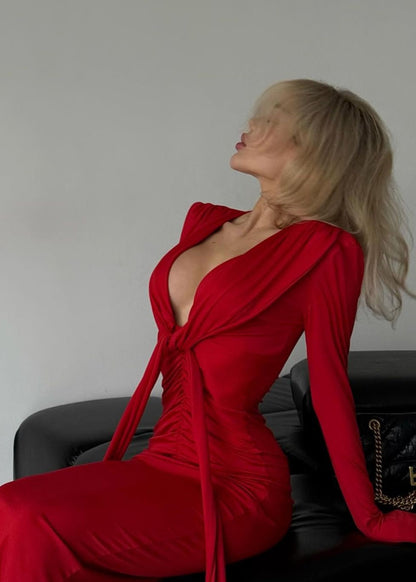 Effortlessly Elegant Dress with a Timeless Design