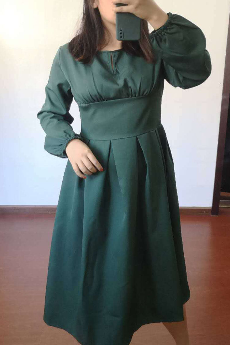 Classic Vintage Dress with a Flattering Fit