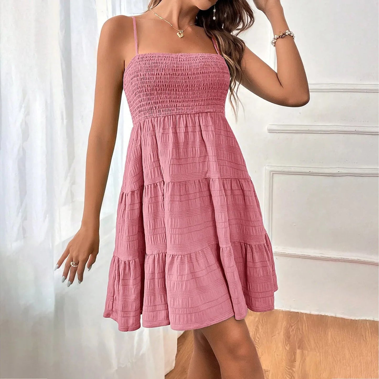 Effortlessly Elegant Dress with a Timeless Design