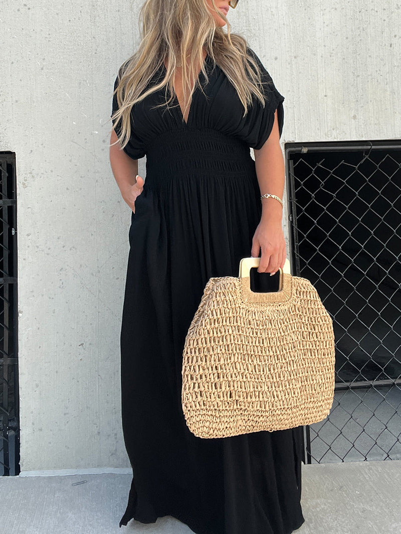 Beautifully Finished Dress in a Timeless Design