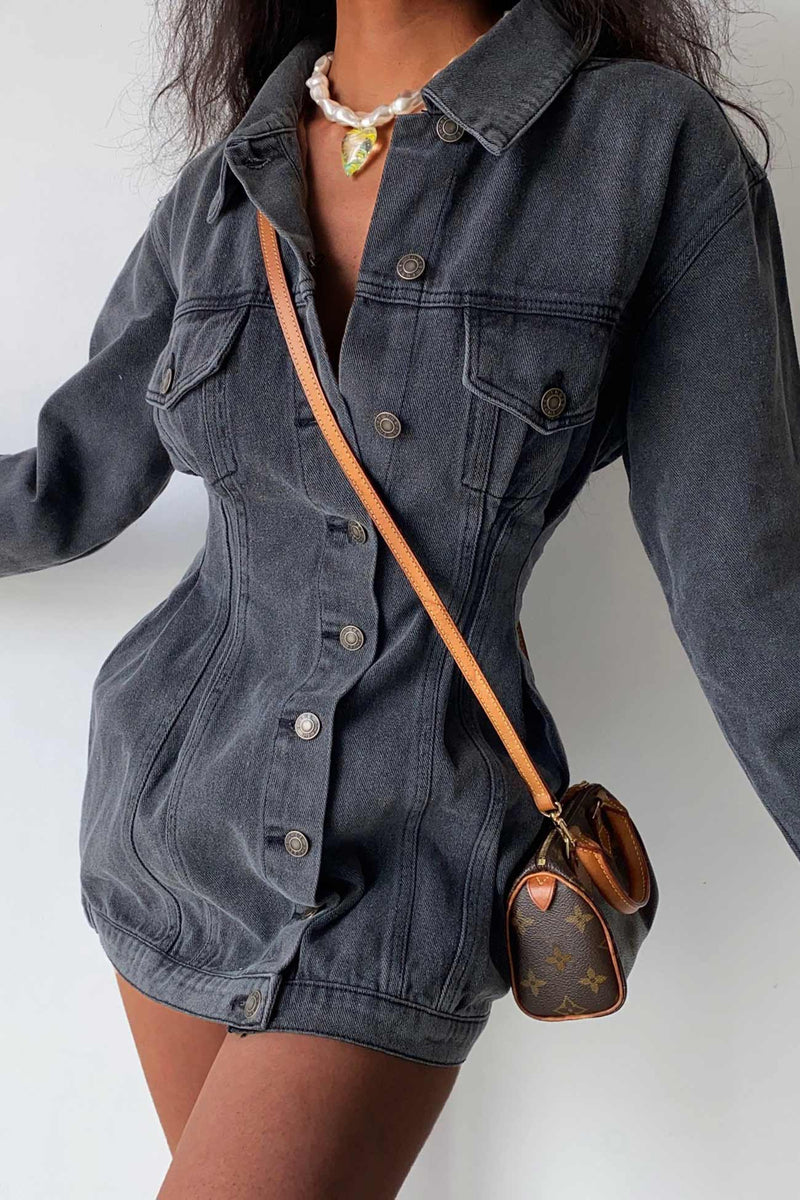 Well Tailored Dress with a Graceful Silhouette