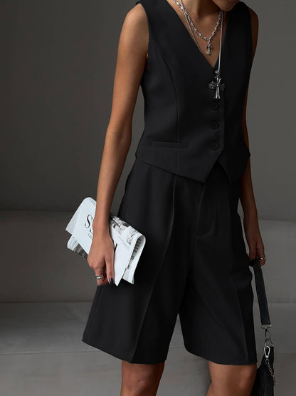 Effortlessly Elegant Garment with a Timeless Design
