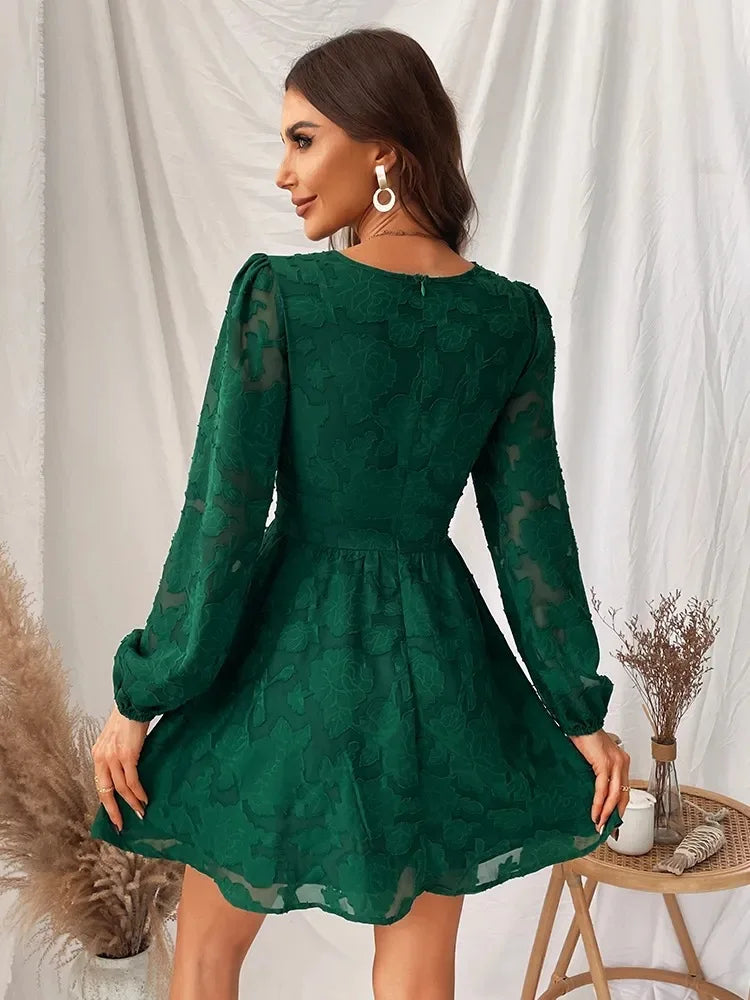 Beautifully Finished Dress in a Timeless Design