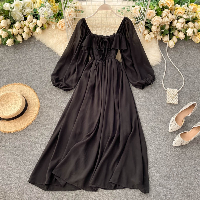 Beautifully Finished Dress in a Timeless Design