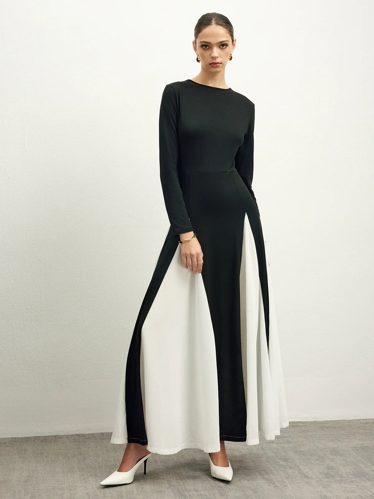 Gracefully Styled Dress for Any Occasion