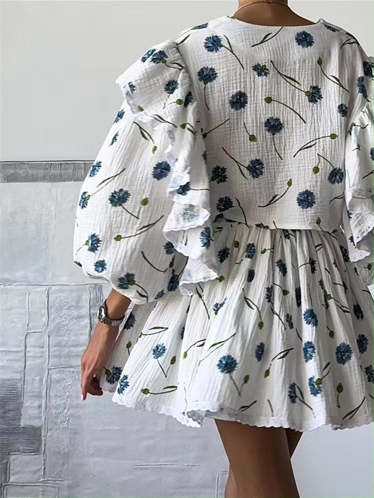 Sophisticated Garment with a Clean Classic Look