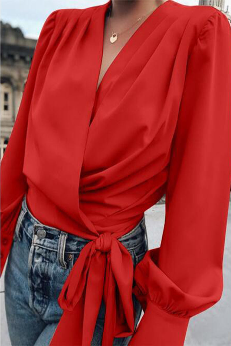 Well Tailored Top with a Graceful Silhouette