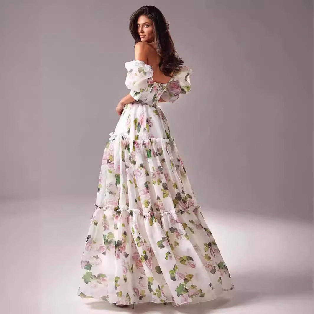 Well Tailored Dress with a Graceful Silhouette