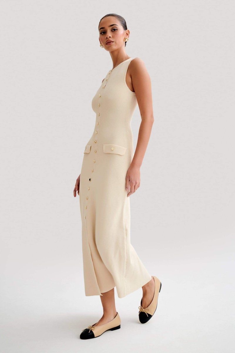 Polished Dress with an Effortless Classic Look