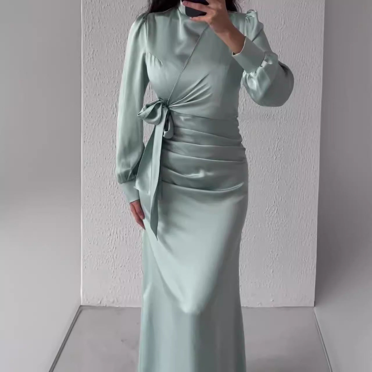 Effortlessly Elegant Dress with a Timeless Design