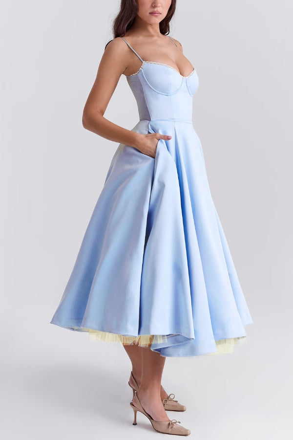 Gracefully Styled Dress for Any Occasion