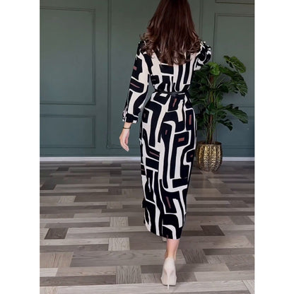 Well Tailored Dress with a Graceful Silhouette