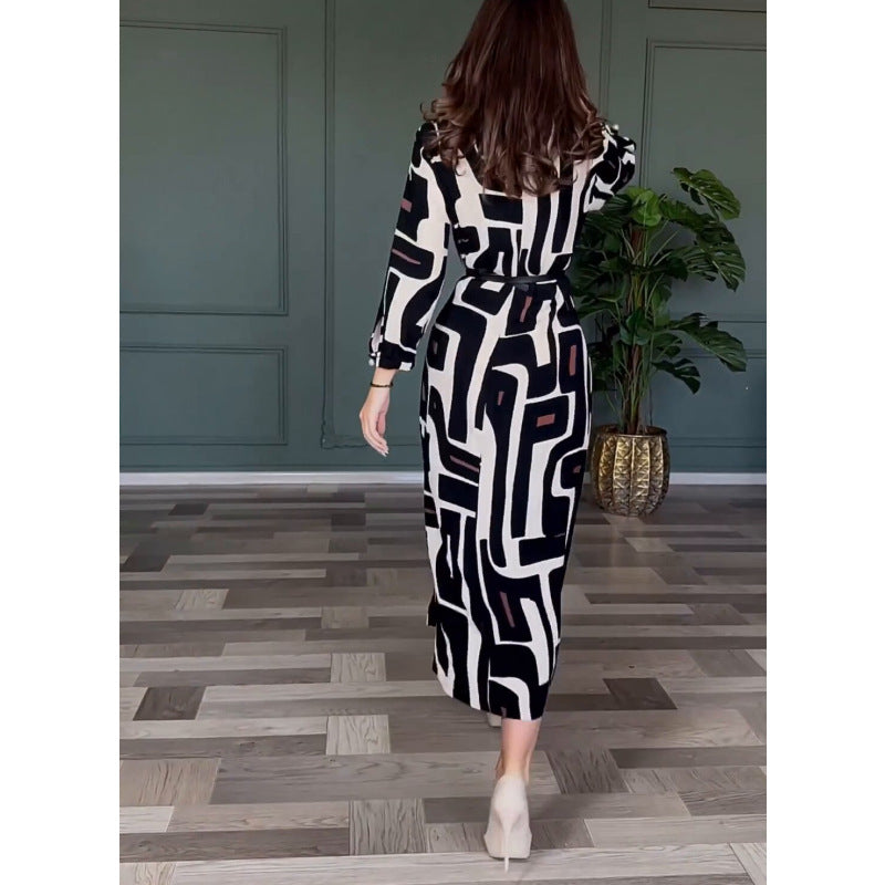 Well Tailored Dress with a Graceful Silhouette
