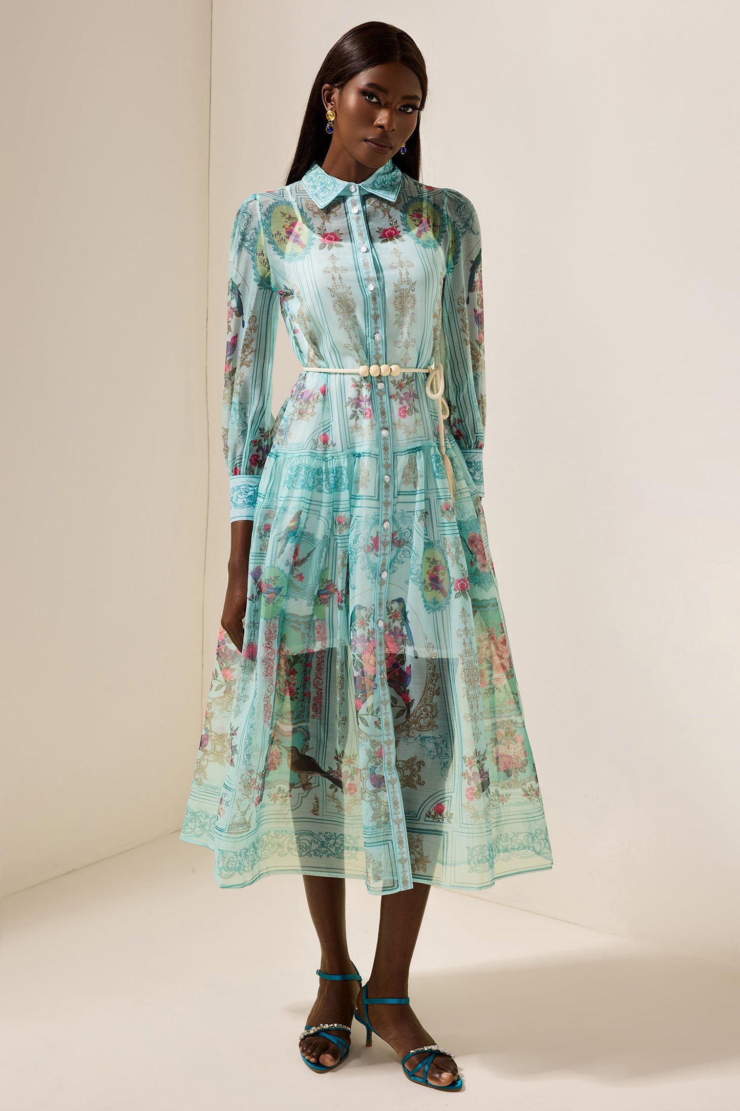 Well Tailored Dress with a Graceful Silhouette