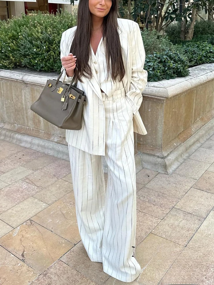 Sophisticated Pants with a Clean Classic Look