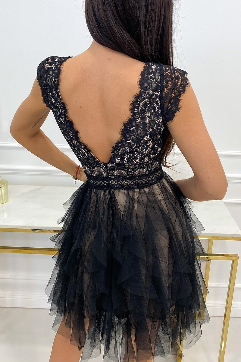 Effortlessly Elegant Dress with a Timeless Design