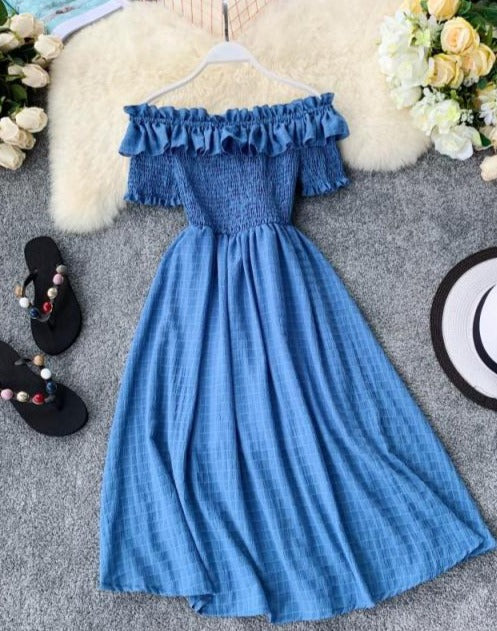 Classic Vintage Dress with a Flattering Fit
