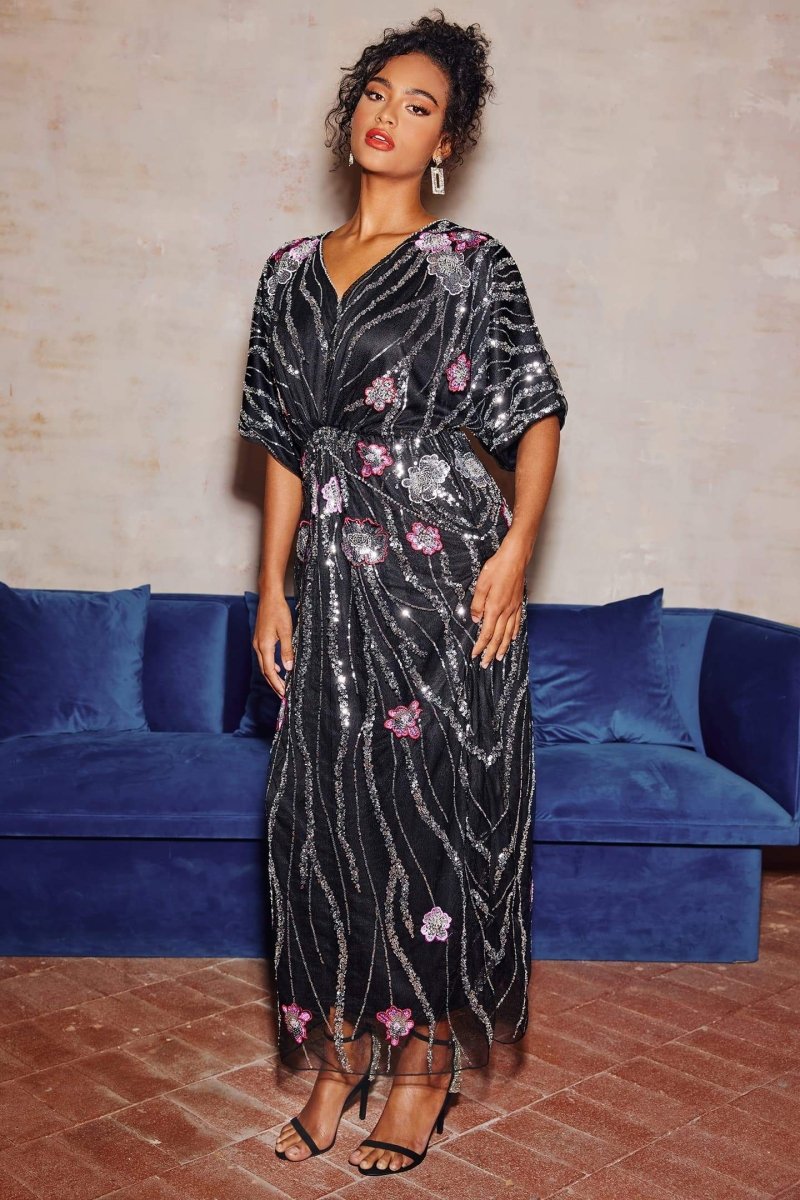 Effortlessly Elegant Dress with a Timeless Design