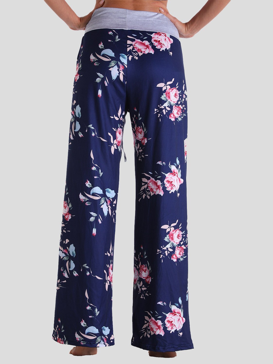 Effortlessly Elegant Pants with a Timeless Design