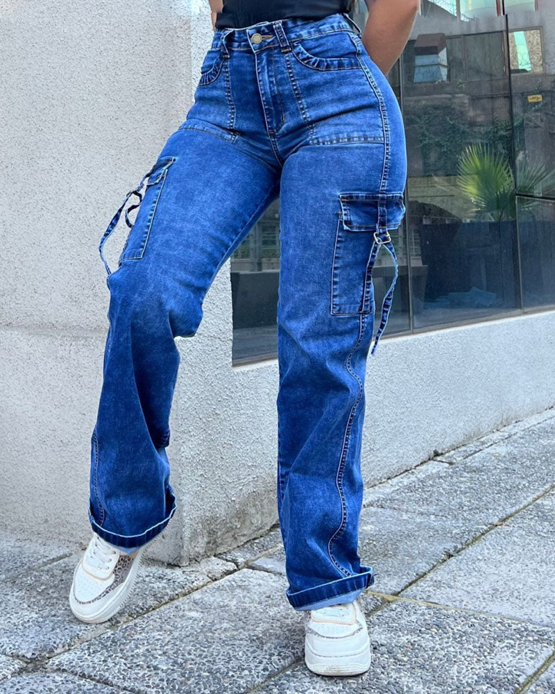 Effortlessly Elegant Pants with a Timeless Design