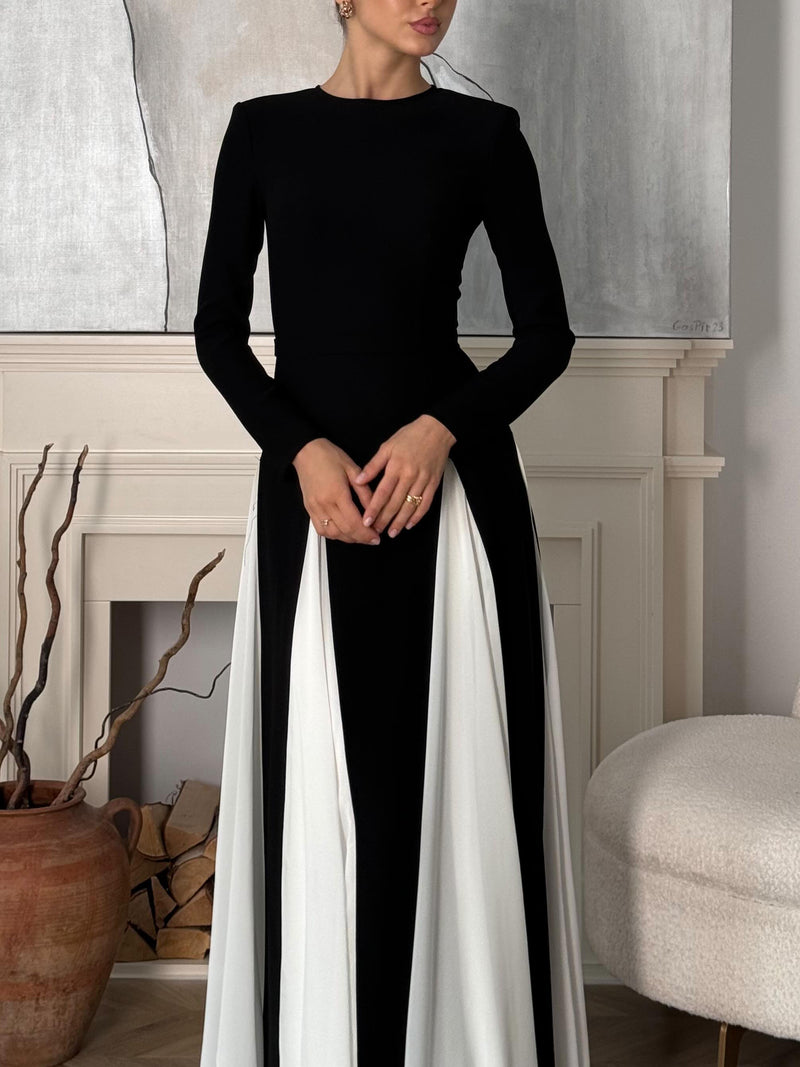 Beautifully Finished Dress in a Timeless Design