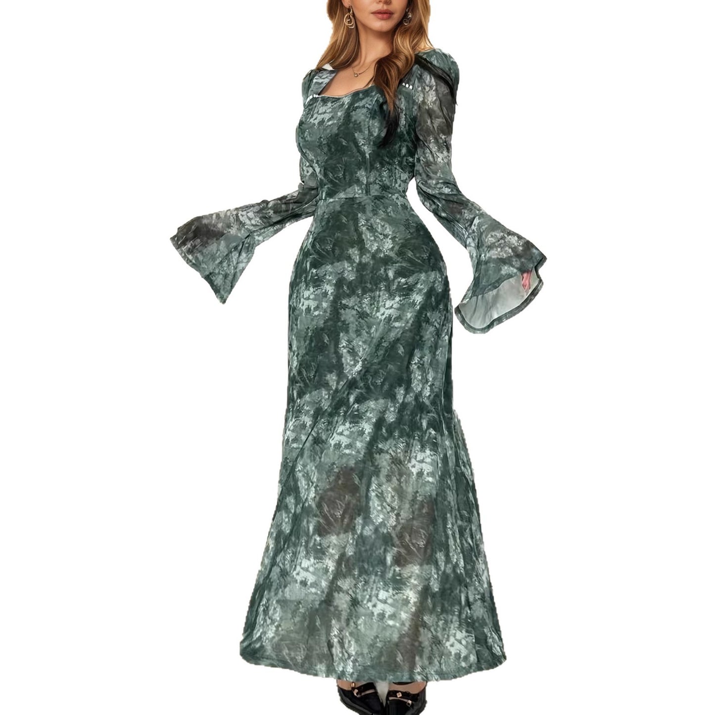 Beautifully Finished Dress in a Timeless Design